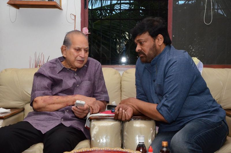 విజయనిర్మల పార్థివ దేహానికి చిరంజీవి నివాళి