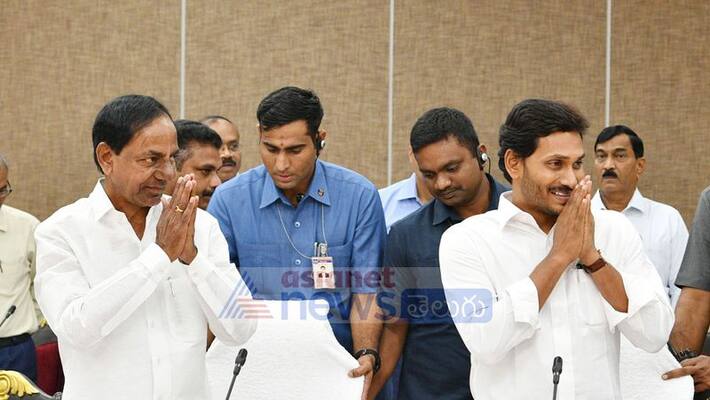 interesting discussion in between KCR and jagan interesting discussion in between KCR and jagan