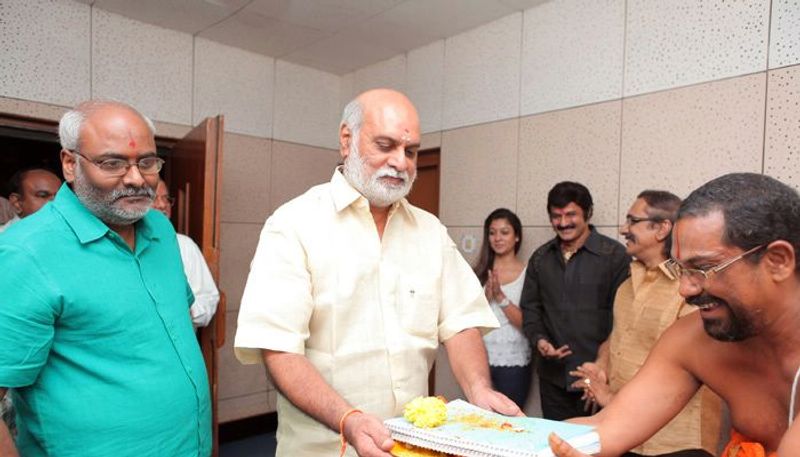 కె.రాఘవేంద్ర రావ్ - కీరవాణి: ఈ కాంబినేషన్ గురించి ఎంత చెప్పినా తక్కువే.. ఘరానా మొగుడు - సుందరకాండ సినిమాలకు మంచి మ్యూజిక్ ఇవ్వడంతో మళ్ళీ దర్శకేంద్రుడు కీరవాణినే ఎక్కువగా ఎంచుకున్నాడు. మధ్యలో మణిశర్మ అలాగే కొంత మందితో వర్క్ చేసినప్పటికీ మళ్ళీ కీరవాణితోనే కంటిన్యూ అయ్యారు.