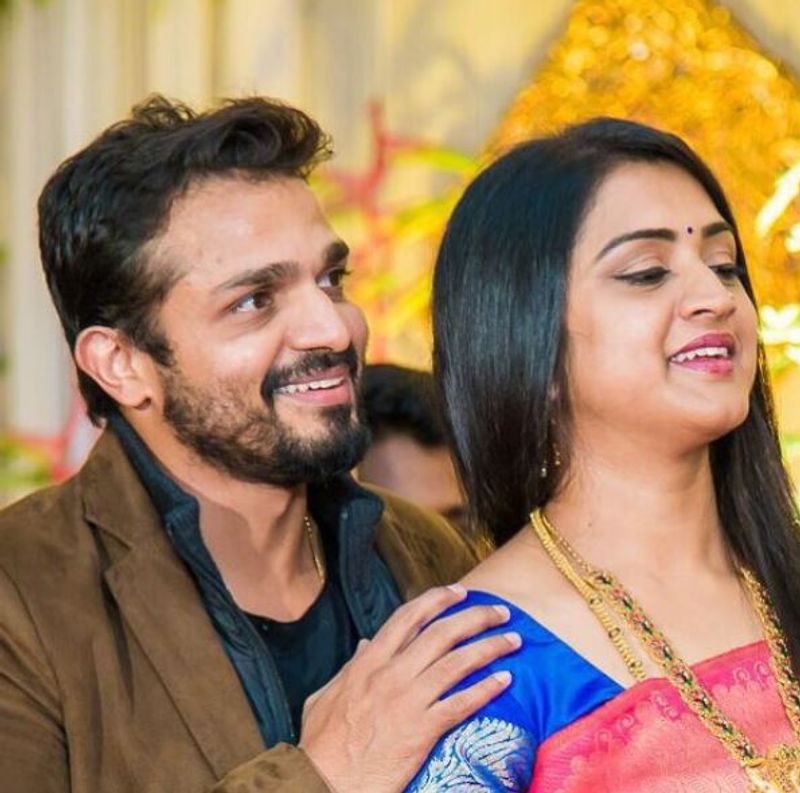 Actor Vijay Ragavendra wife Spandana love story photogallery