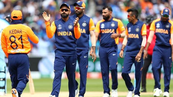 former pakistan captain waqar younis slams indian teams sportsmenship former pakistan captain waqar younis slams indian teams sportsmenship