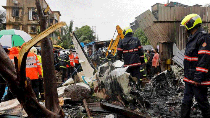 Pakistan plane: Army aircraft crashes into residential area killing 17 Pakistan plane: Army aircraft crashes into residential area killing 17
