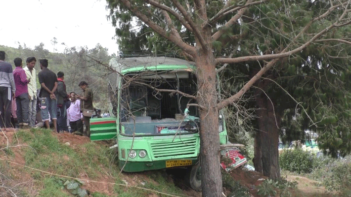 Government bus accident... Government bus accident...