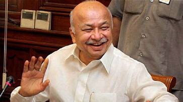 Former union minister and Congress leader Sushil Kumar Shinde goodbye to politics.. because?..ISR Former union minister and Congress leader Sushil Kumar Shinde goodbye to politics.. because?..ISR