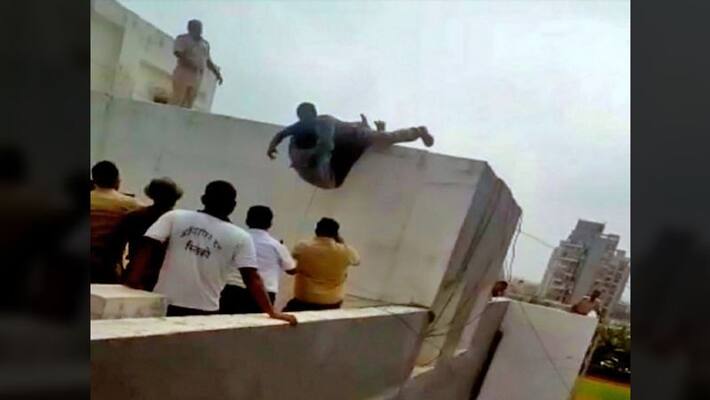 driver climbed police headquarter to suicide driver climbed police headquarter to suicide