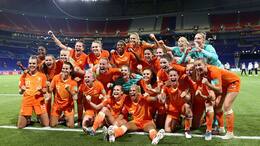 Dutch outlast Sweden to reach first final