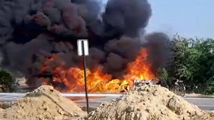 Petrol Tanker catches fire on lucknow-ayodhya highway Petrol Tanker catches fire on lucknow-ayodhya highway