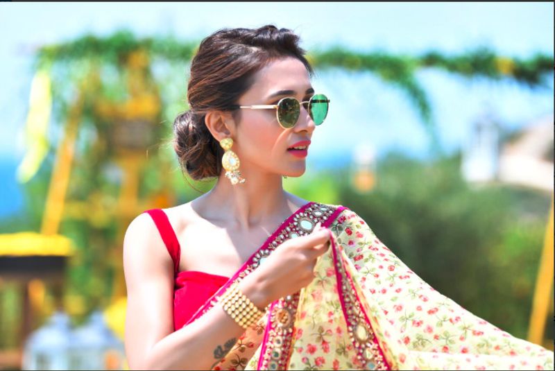 ভালবাসার সপ্তাহে জন্মদিন। এটা যেন একটু বেশিই স্পেশ্যাল। কিছুদিন আগেই প্রেমদিবসের একটি ভিডিও পোস্ট করেছেন অভিনেত্রী। মিমি যেন বড্ড একা। তার চোখে মুখে ফুটে উঠেছে একাকীত্বের ছোঁয়া।