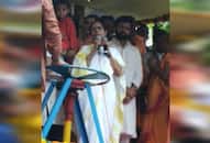 Mamata greeted Jai Shri Ram slogans Bengal CM flags off 623 year old Rath Yatra festival