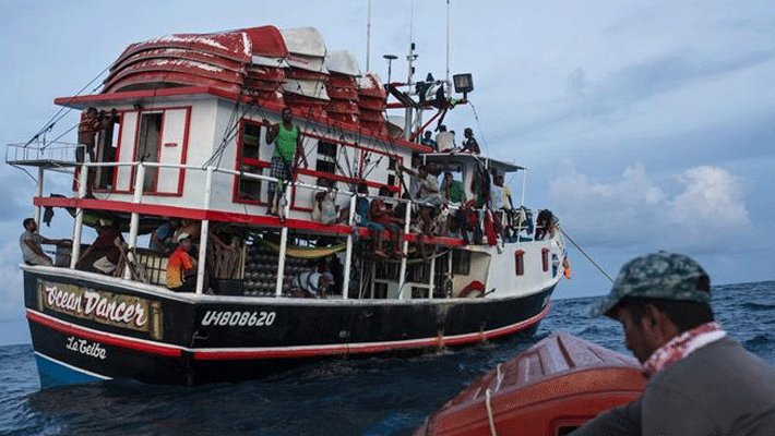 Fishing boat sinks near Honduras...27 people killed Fishing boat sinks near Honduras...27 people killed