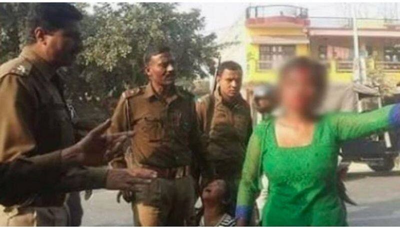 Fact Check of woman with a kid was thrashed by police in UP