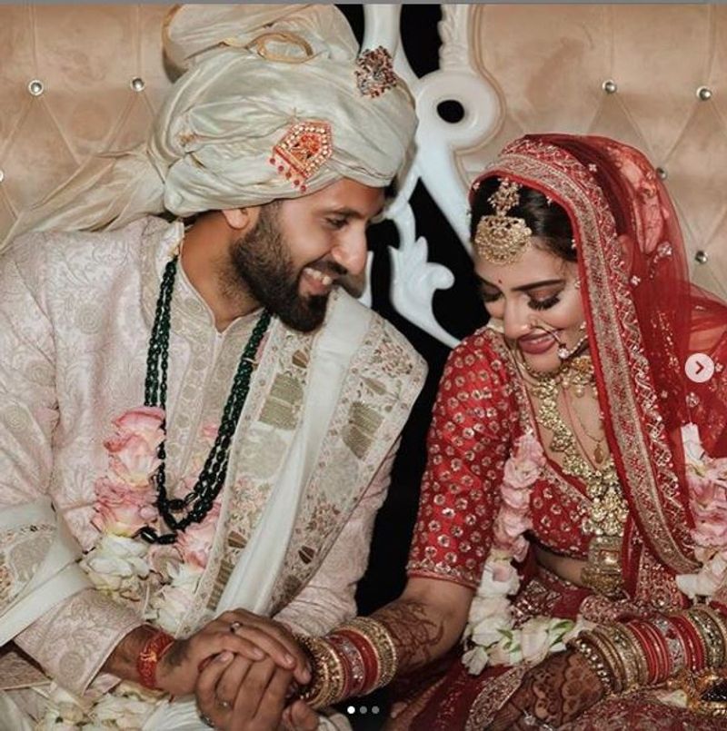 MP Nusrat Jahan & Nikhil Jain's Reception photos