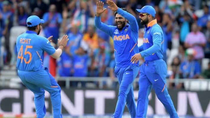 indian bowlers dominating over sri lankan batsmen and takes 4 early wickets indian bowlers dominating over sri lankan batsmen and takes 4 early wickets