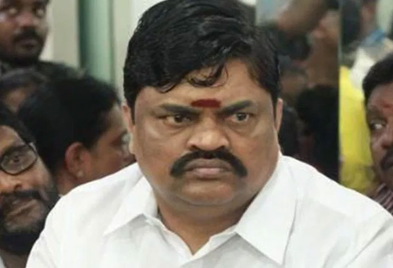 ttv dinakaran car driver also come to admk told rajendra balaji ttv dinakaran car driver also come to admk told rajendra balaji