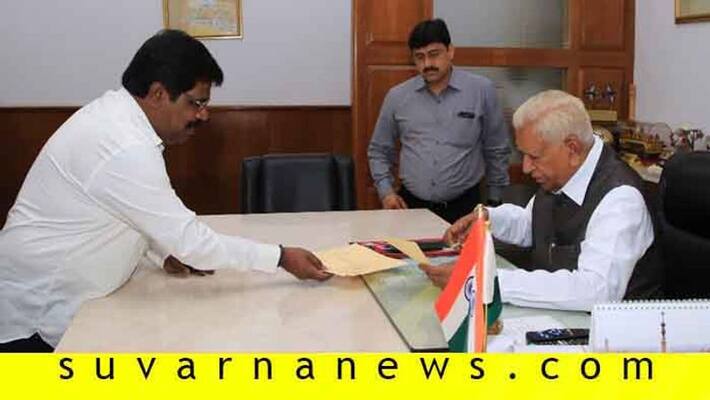 BJP gets support from independent MLA H Nagesh to form government in Karnataka BJP gets support from independent MLA H Nagesh to form government in Karnataka