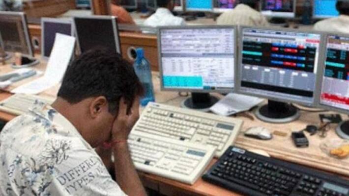 Sensex falls below 60,000 and breaks 1,000 points; the Nifty falls below 17,800. Sensex falls below 60,000 and breaks 1,000 points; the Nifty falls below 17,800.