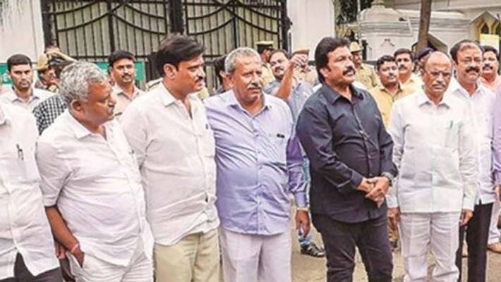 KPCC President Dinesh Gundurao Slams Governor Over Karnataka Political Crisis KPCC President Dinesh Gundurao Slams Governor Over Karnataka Political Crisis