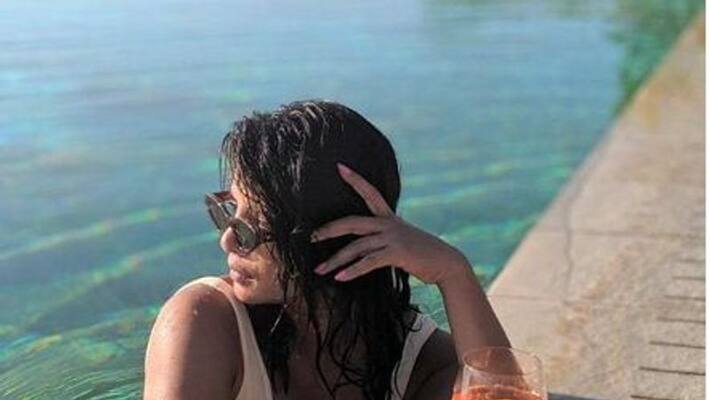 Priyanka Chopra earning 2 Cr with One Insta Post to Endorse Priyanka Chopra earning 2 Cr with One Insta Post to Endorse