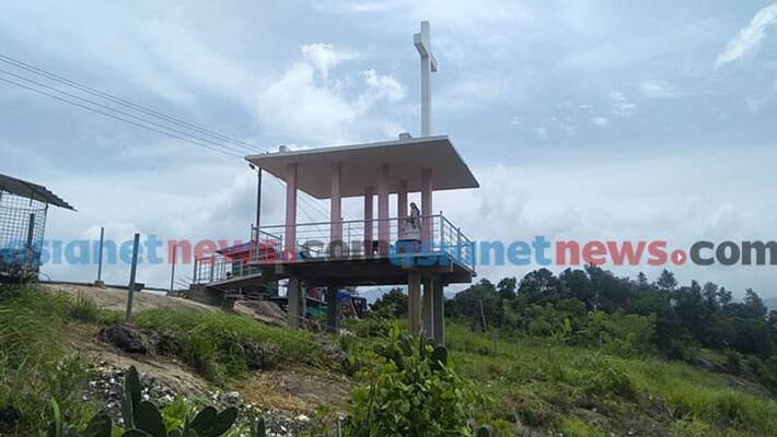VHP and environmental organisations protest against constructing chapel in encroached land in idukki VHP and environmental organisations protest against constructing chapel in encroached land in idukki