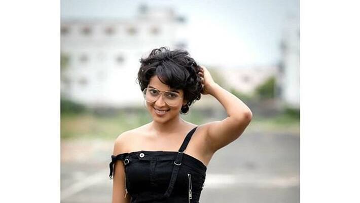 amala paul helps for aadai movie release amala paul helps for aadai movie release