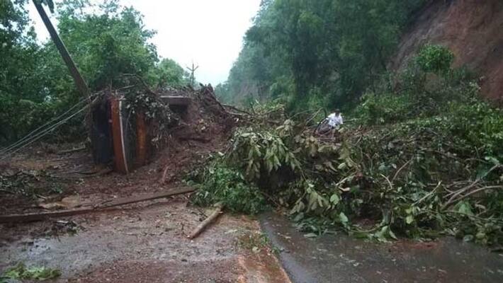 Heavy Monsoon rain Lashes In Uttara Kannada District Heavy Monsoon rain Lashes In Uttara Kannada District
