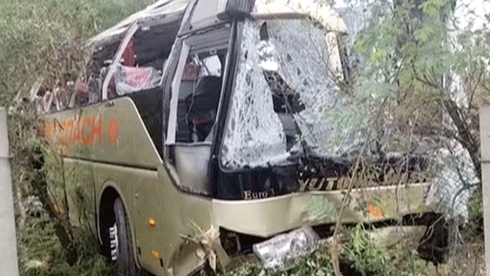 road accident in Pakistan...13 killed, 30 injured road accident in Pakistan...13 killed, 30 injured