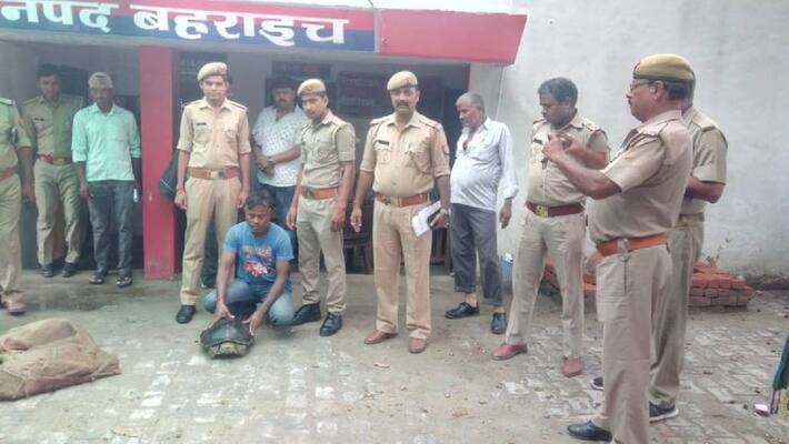 man with bag full of tortoise arrested man with bag full of tortoise arrested