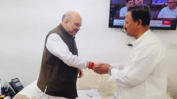 KCR enquires about DS meeting with Amit Shah