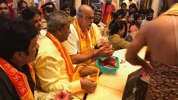 Karnataka Crisis Four Rebel Leaders Went To Siddhi Vinayaka Temple Karnataka Crisis Four Rebel Leaders Went To Siddhi Vinayaka Temple