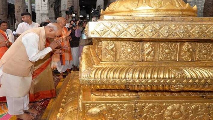 president raamnath kovind visits tirumala with wife savita kovind president raamnath kovind visits tirumala with wife savita kovind
