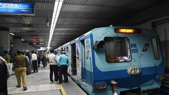 Metro rail service has been stopped due to suicide attempt case Metro rail service has been stopped due to suicide attempt case
