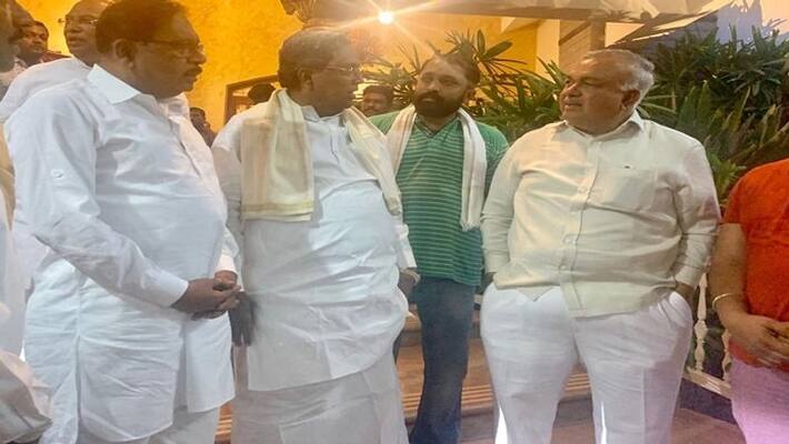 Congress Leader Siddaramaiah Meets Rebel MLA Ramalinga reddy Congress Leader Siddaramaiah Meets Rebel MLA Ramalinga reddy