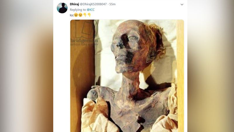 इस ट्वीट में यूजर ने एक ममी की फोटो शेयर करते हुए आईसीसी लिखा है।