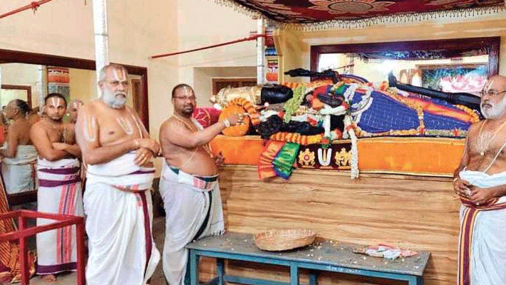 Athi Varadar festival stampede Tamil Nadu government has lot answer
