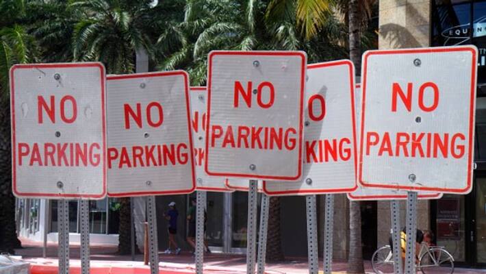 Vehicle Parking Ban in front Of belur chennakeshava Temple Vehicle Parking Ban in front Of belur chennakeshava Temple
