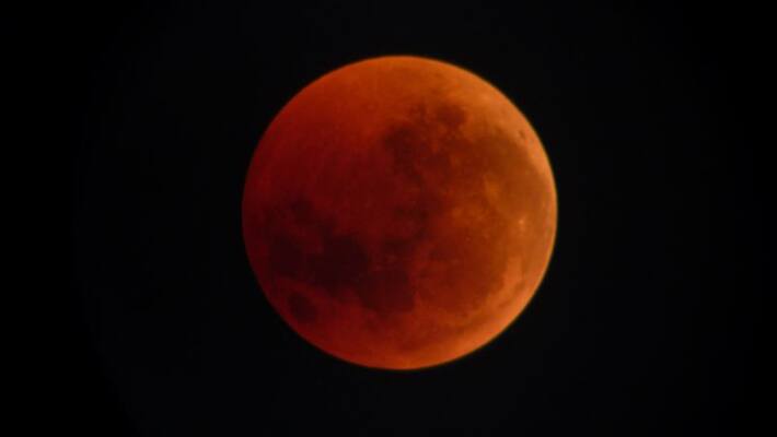 Know the position of planets in lunar eclipse Know the position of planets in lunar eclipse