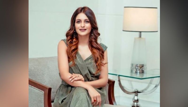 প্রিয়াঙ্কা সরকারঃ চিরদিনই তুমি যে আমার ছবির মধ্যে দিয়ে ২০০৮ সালে টলিউডে পা রেখেছিলেন অভিনেত্রী।