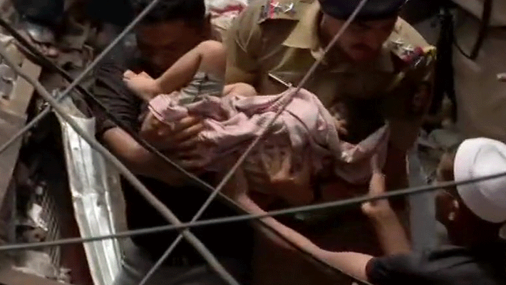 Mumbai building collapse... 12 dead, 40 people trapped Mumbai building collapse... 12 dead, 40 people trapped