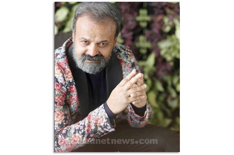 Manju and Tovino in the 60s celebrities on Facebook app