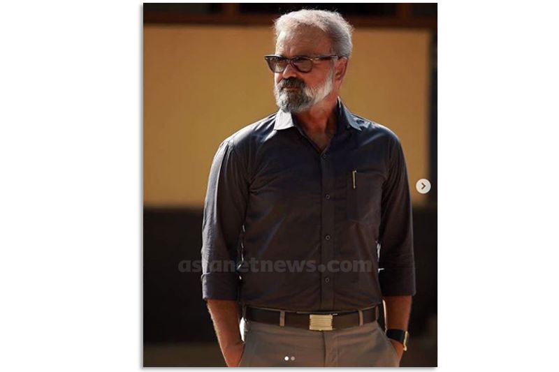 Manju and Tovino in the 60s celebrities on Facebook app
