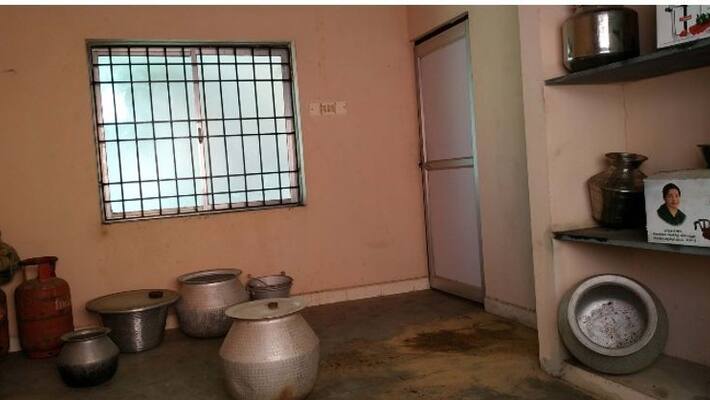 Hostels for students who do not have to spend several lakhs Hostels for students who do not have to spend several lakhs