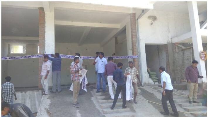 Sealing of building without permission Sealing of building without permission