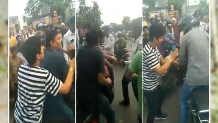 Drama on the road by a woman drinking liquor, Video viral in Delhi Drama on the road by a woman drinking liquor, Video viral in Delhi