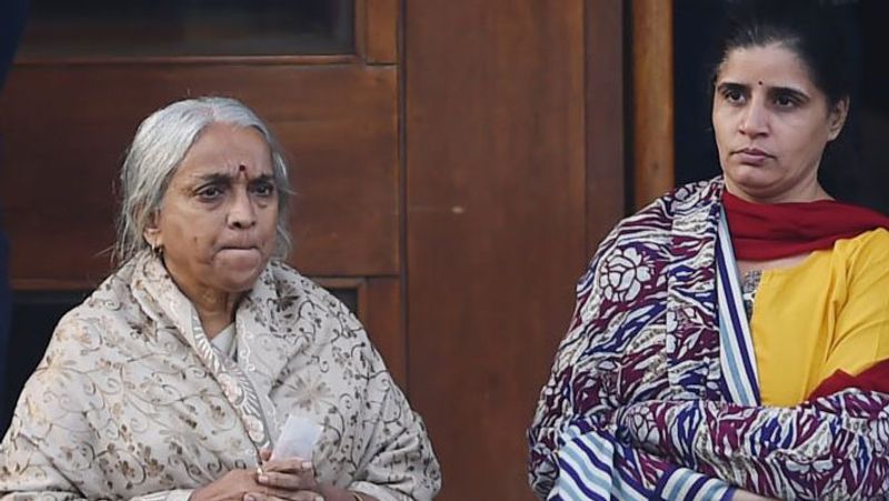 मां और पत्नी के उतरवा दिए गए थे गहने