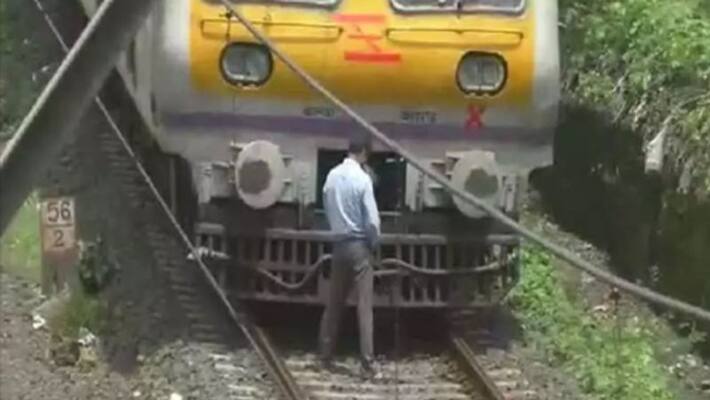 Mumbai Motorman Stops Train to Urinate Mumbai Motorman Stops Train to Urinate