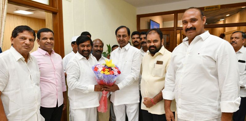 హుజూర్నగర్ అసెంబ్లీ నియోజకవర్గంలో ఈ ఎన్నికల్లో విజయం సాధించాలని టీఆర్ఎస్ అన్ని రకాల ప్రయత్నాలను చేస్తోంది. ఈ మేరకు మంత్రి జగదీష్ రెడ్డి ప్రతి అవకాశాన్ని టీఆర్ఎస్ గెలుపు కోసం ఉపయోగించుకోవాలని భావిస్తున్నారు.