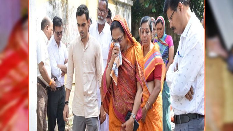 जानकारी के मुताबिक, गुरुवार सुबह भारती की तबीयत बिगड़ी थी। उसे करीब 10 बजे डॉ. मंजू जैन के नर्सिंग होम ले जाया गया। लेकिन उस वक्त डॉक्टर मौजूद नहीं थीं। करीब 12 बजे डॉक्टर हॉस्पिटल पहुंचीं। लेकिन तब तक भारती की तबीयत काफी बिगड़ चुकी थी। उसे तत्काल सरकारी अस्पताल ले जाया गया। हालांकि तब तक उसकी मौत हो गई थी।
