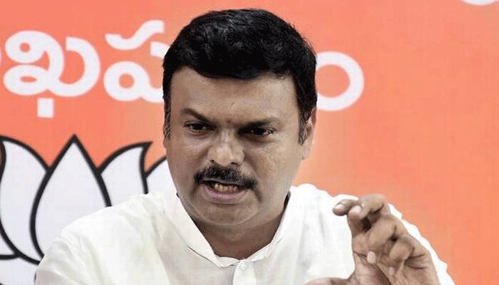 Amaravthi Issue: Pawan kalyan Demands resignation, But Makes Sure His Janasena Or Partner BJP Doesn't Get Troubled