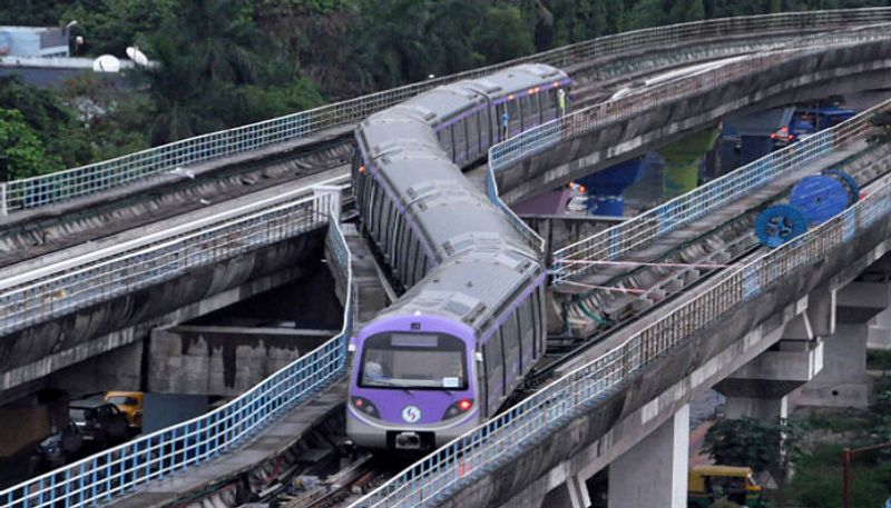 Kolkata metro rail planning to use extra rakes for social distancing BTD