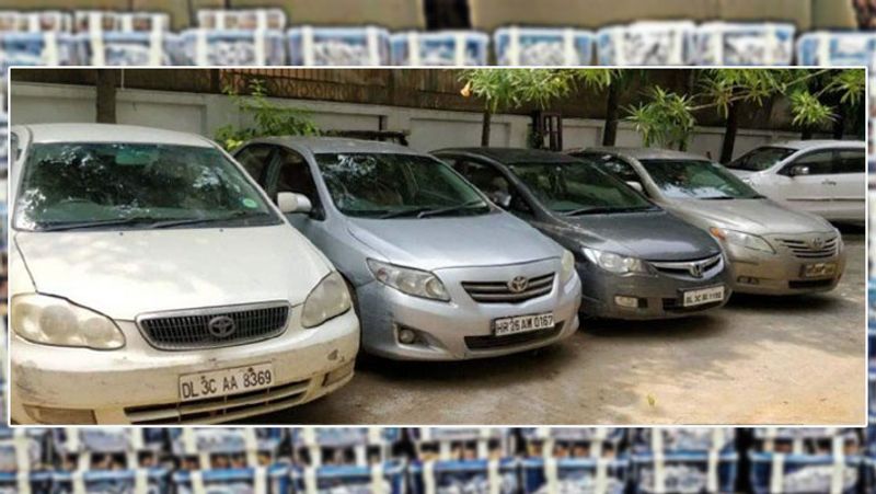 पुलिस के मुताबिक जूट की सूखी बोरियों को हेरोइन के लिक्विड में डुबोकर रख दिया जाता था। इसके बाद जब बोरियां सूख जाती थीं, तब बोरियों में जीरा भरकर दिल्ली भेज दिया जाता था। चूंकि हेरोइन को जूट अपने में सोख लेता था, इसलिए किसी को यह पकड़ में नहीं आता था। दिल्ली में लाकर इन बोरियों को जाकिर नगर स्थित फैक्ट्री तक पहुंचा दिया जाता था। यहां बोरियों को फिर एक केमिकल में भिंगोते थे। इसके बाद बोरियों से पाउडर के रूप में हेरोइन निकाल ली जाती थी। बाद में बोरियों को जला दिया जाता था। पुलिस का आकलन है कि एक बोरी मे करीब 4 करोड़ की हेरोइन आ जाती थी। हेरोइन की तस्करी ऐसा पहला मामला है।